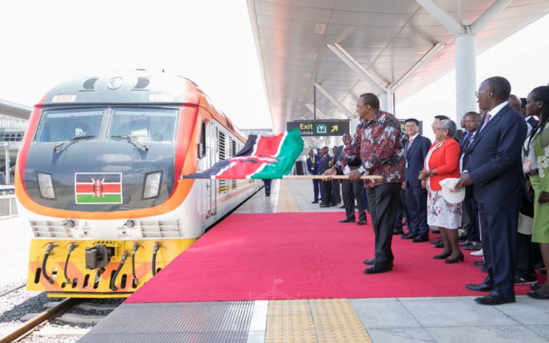 Rais  Uhuru kuriya akenya gukara na ntiiri.