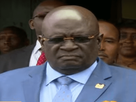 Arutwa nkuruki ya 900 ibatonyete  cukuru cia secondary.