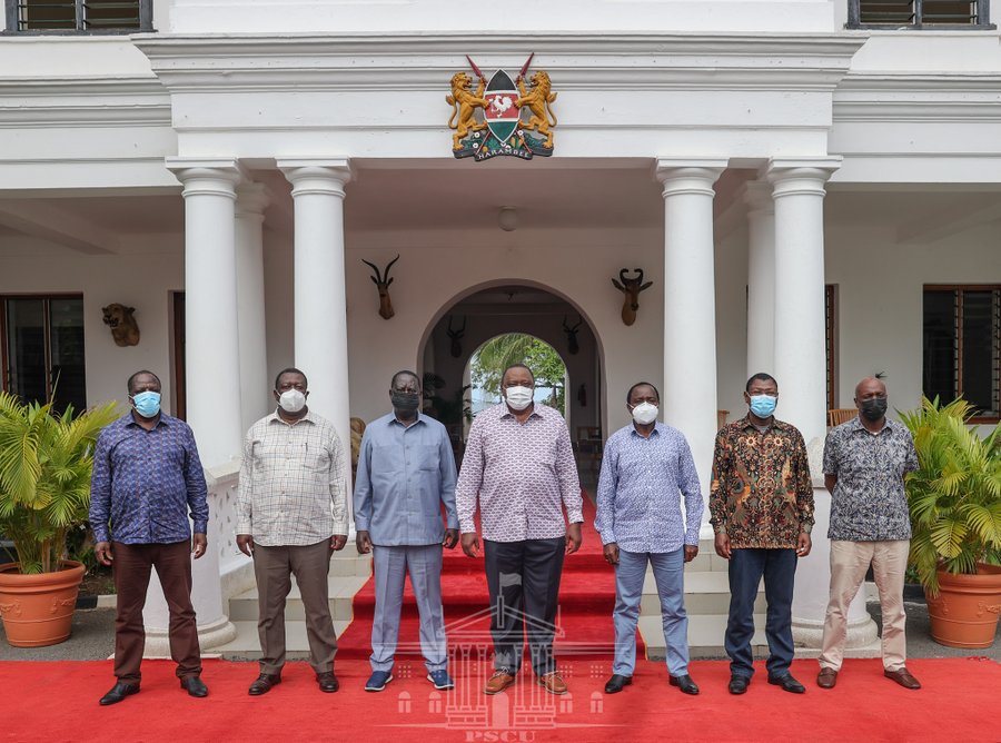 William Ruto kumaria muceemanio jwa Rais na atongeria ba gisiasa.