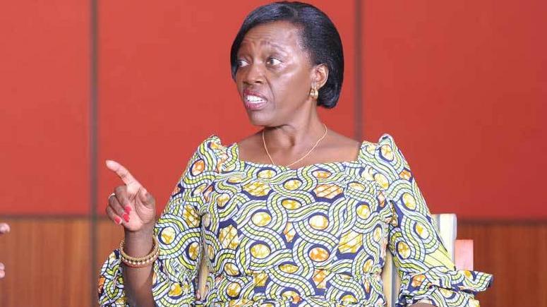 Martha Karua kwendekithia  gutwikia mwaria wa Mt.Kenya.