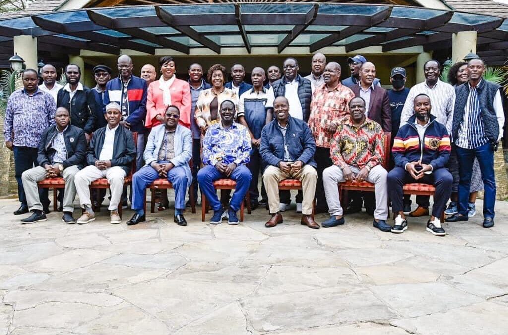 Mangabana kuuga bakagwatanira na Raila Amolo odinga kuromba giti kia Uaris.