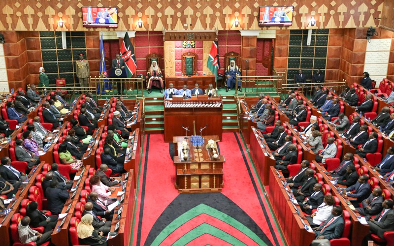 Abunge kuthithia ikaro bia kwariria ugaruruku bwa watho bwa Biama.