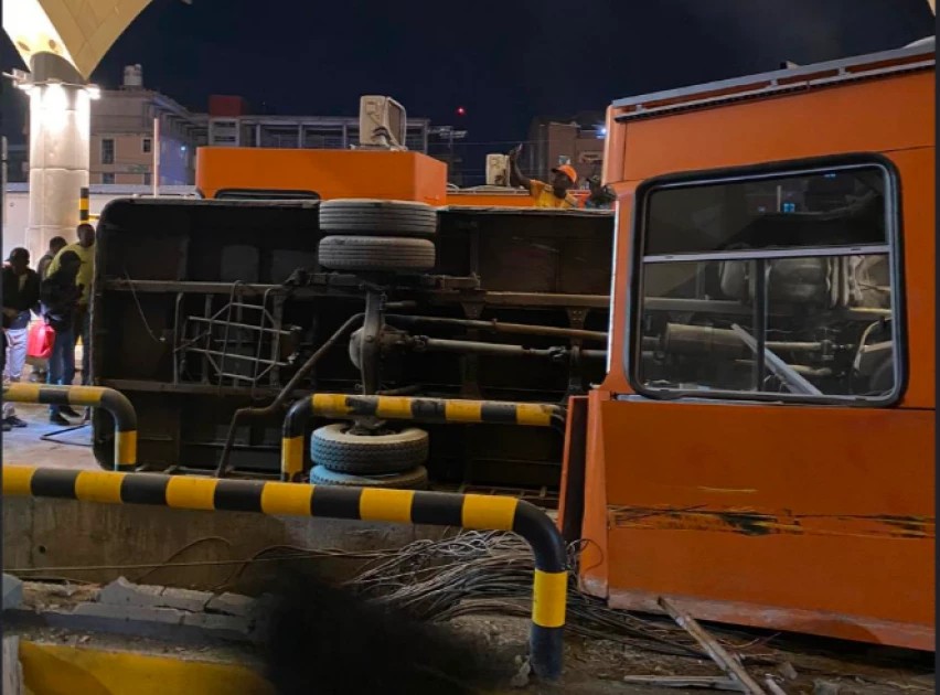 Several people were injured on Monday evening in a road accident on the Nairobi Expressway.