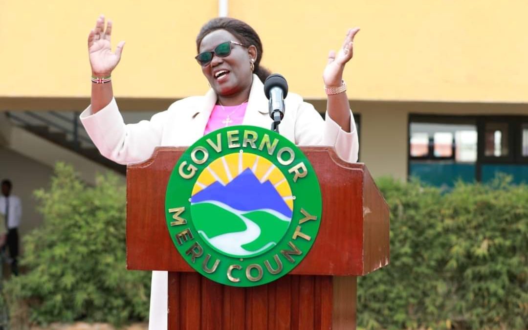 Kawira Mwangaza gukinya mbere ya kamiti iria ithingatagia utumiri wa mbeca cia thirikari