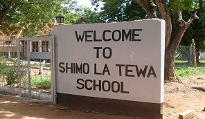 PARENTS DEMONSTRATE IN SCHOOL AND DEMAND 5M FROM PRINCIPAL.