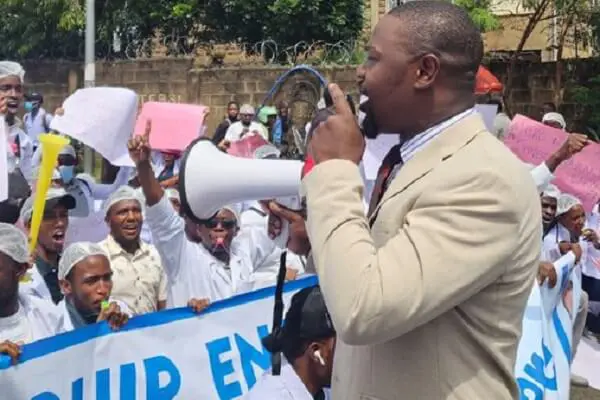 Doctors, Civil Servants Demand Overhaul of Social Health Authority, Threaten Nationwide Protests.